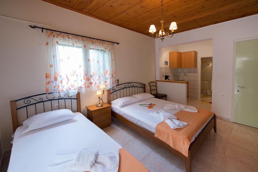 Katerina Holiday Studios Nikiana Habitación foto